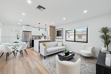 Beach Townhome/Townhouse For Sale in Hollywood, Florida