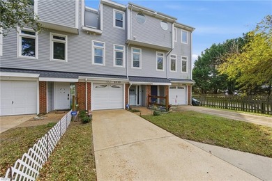 Beach Townhome/Townhouse For Sale in Norfolk, Virginia