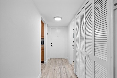 Beach Condo For Sale in Sunrise, Florida