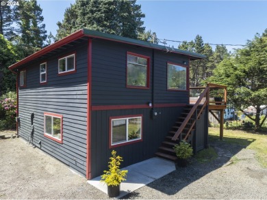 Beach Home For Sale in Ocean Park, Washington