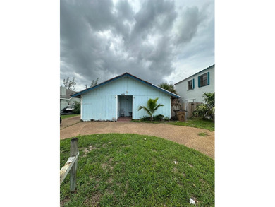 Beach Townhome/Townhouse Sale Pending in Deerfield Beach, Florida