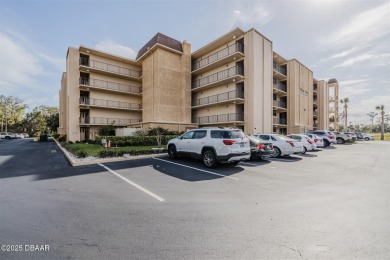Beach Condo For Sale in Daytona Beach, Florida