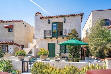 Beach Townhome/Townhouse For Sale in Long Beach, California