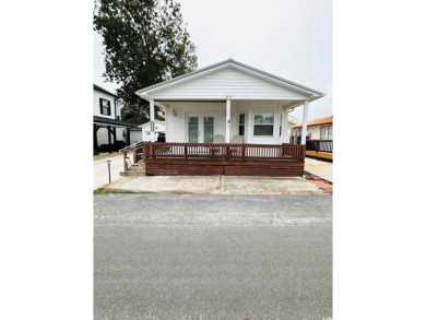 Beach Home For Sale in Myrtle Beach, South Carolina