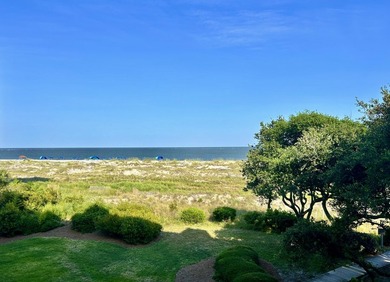 Beach Condo Active Under Contract in Isle of Palms, South Carolina