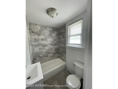 Beach Home For Sale in Keansburg, New Jersey