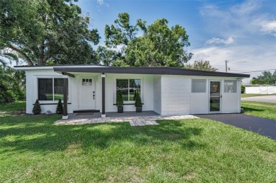 Beach Home Sale Pending in Largo, Florida