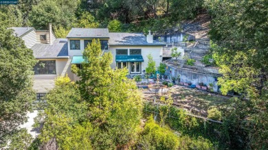 Beach Home For Sale in Orinda, California