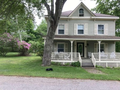 Beach Home For Sale in Long Island, Maine