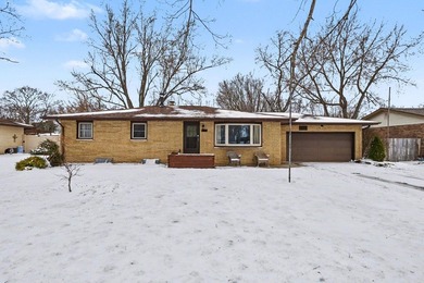 Beach Home For Sale in Saint Joseph, Michigan