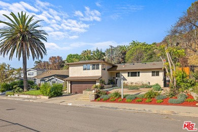 Beach Home For Sale in Pacific Palisades, California