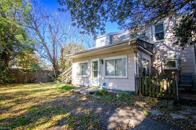 Beach Townhome/Townhouse For Sale in Norfolk, Virginia