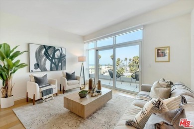Beach Condo For Sale in Santa Monica, California