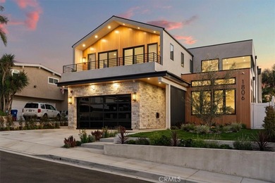 Beach Home For Sale in Manhattan Beach, California