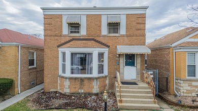 Beach Home Sale Pending in Chicago, Illinois