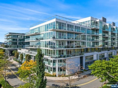 Beach Home For Sale in Weehawken, New Jersey