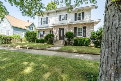 Beach Home Sale Pending in Saint Joseph, Michigan