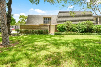 Beach Townhome/Townhouse For Sale in Palm Beach Gardens, Florida