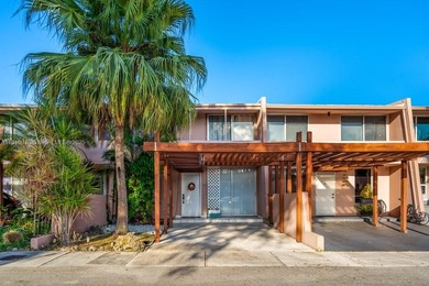Beach Townhome/Townhouse For Sale in Miami, Florida