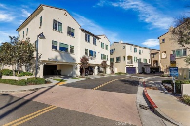 Beach Condo For Sale in Costa Mesa, California