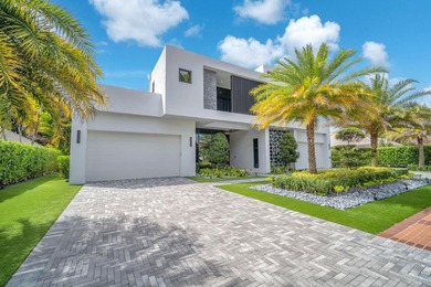 Beach Home For Sale in Boca Raton, Florida