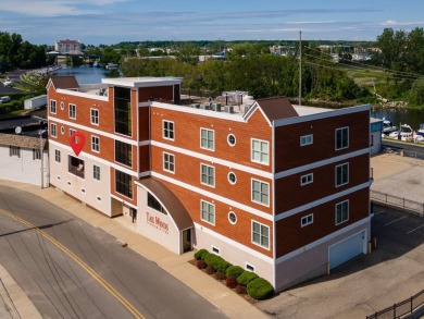 Beach Condo For Sale in Saint Joseph, Michigan