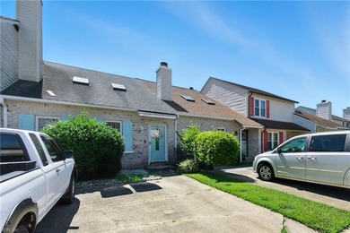 Beach Townhome/Townhouse For Sale in Virginia Beach, Virginia