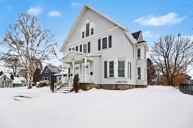 Beach Home For Sale in Ludington, Michigan