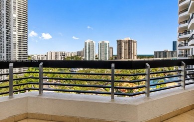 Beach Condo For Sale in Aventura, Florida