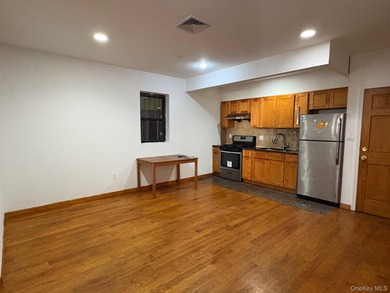 Beach Condo For Sale in Flushing, New York