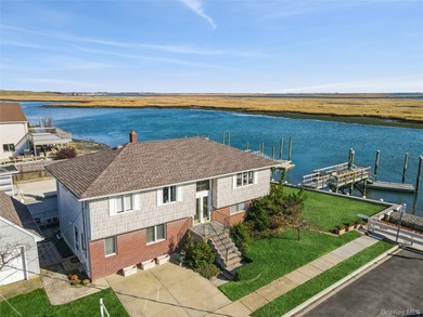 Beach Home For Sale in Island Park, New York