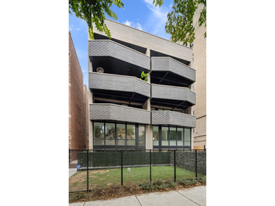 Beach Condo For Sale in Chicago, Illinois