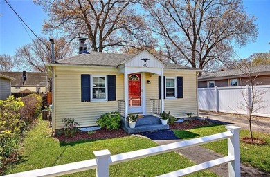 Beach Home Active Under Contract in Warwick, Rhode Island