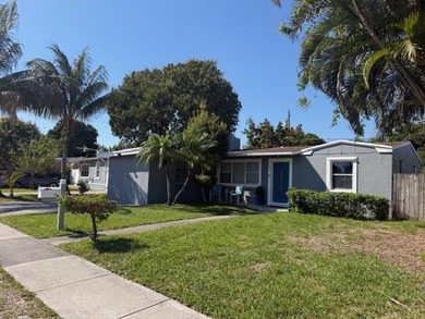 Beach Home For Sale in West Palm Beach, Florida