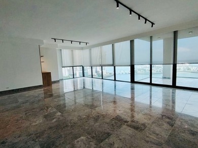 Beach Home For Sale in Panama City, 