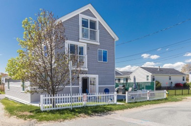 Beach Condo Off Market in Hampton, New Hampshire