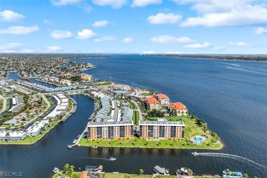 Beach Condo For Sale in Cape Coral, Florida