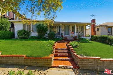 Beach Home Sale Pending in Santa Monica, California