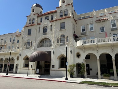 Beach Condo For Sale in Palm Beach, Florida