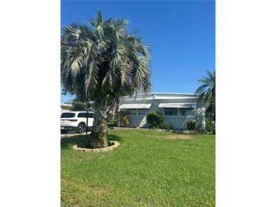 Beach Home For Sale in Palm Harbor, Florida