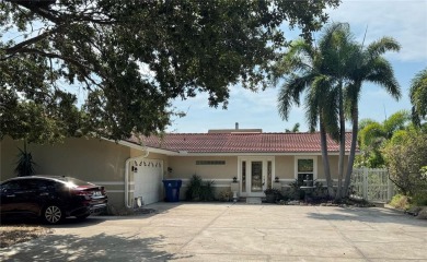 Beach Home Sale Pending in Palm Harbor, Florida