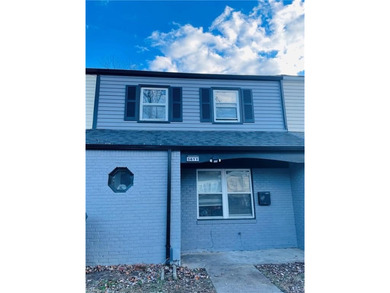 Beach Townhome/Townhouse For Sale in Virginia Beach, Virginia