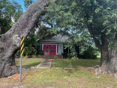 Beach Lot For Sale in Gulfport, Mississippi