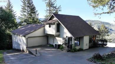 Beach Home For Sale in Brookings, Oregon