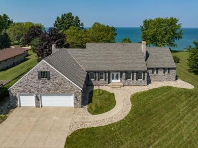 Beach Home For Sale in Saint Joseph, Michigan