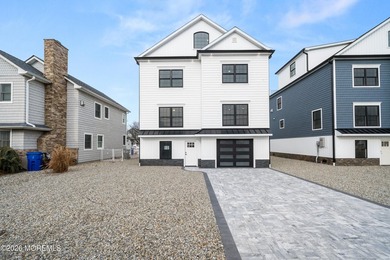 Beach Home For Sale in Toms River, New Jersey