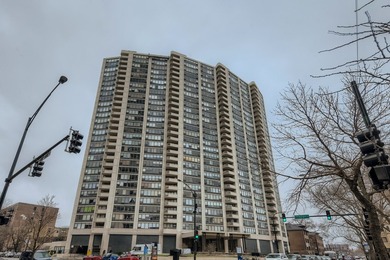 Beach Condo Active Under Contract in Chicago, Illinois