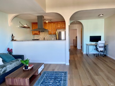 Beach Condo For Sale in Oakland, California