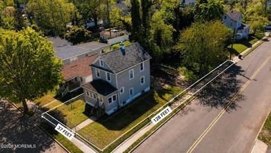 Beach Home For Sale in Red Bank, New Jersey