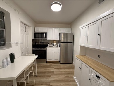 Beach Condo For Sale in Lauderhill, Florida